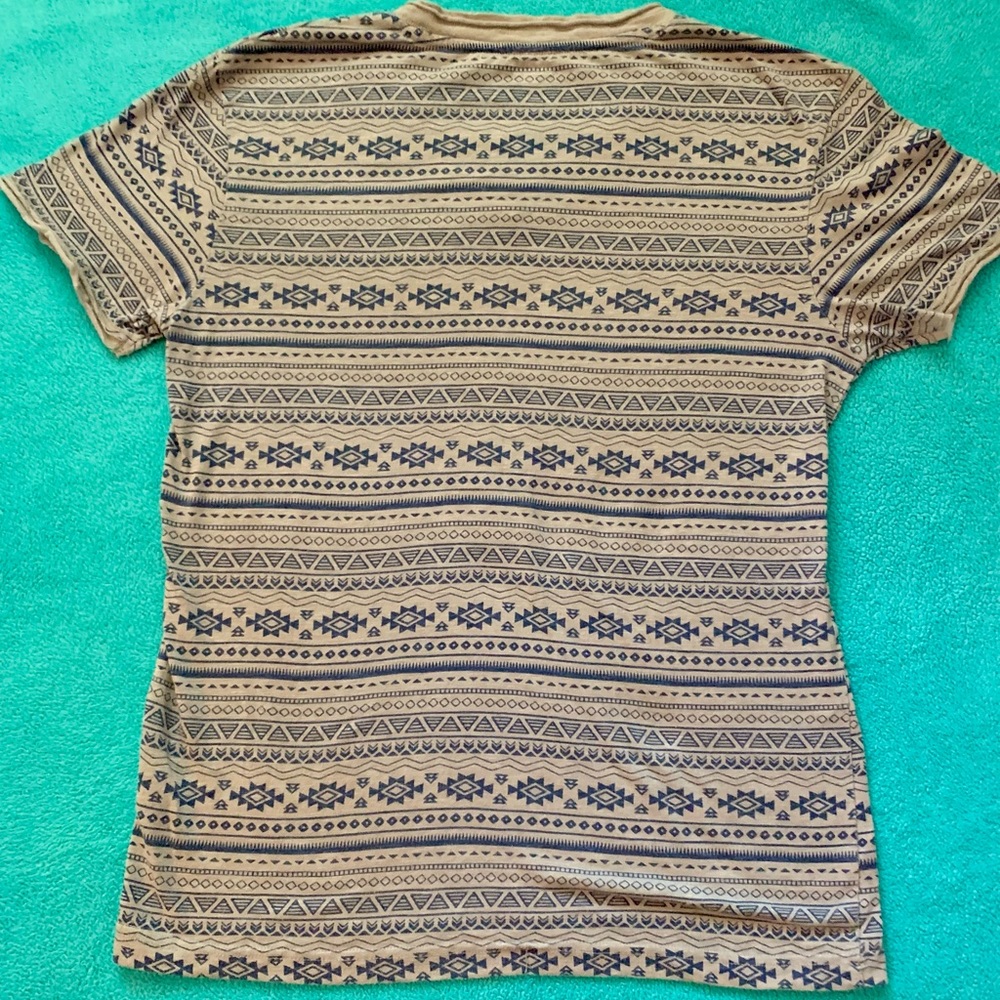 Carbon Geometric Patterned Short Sleeve Top- Size Men’s S - Picture 2 of 8